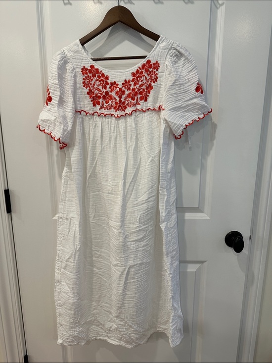 Old Navy Dresses & Skirts - Old Navy White Midi Dress with Red Floral Embroidery